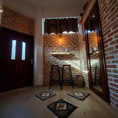 Relax Inn Korce Ngoại thất bức ảnh