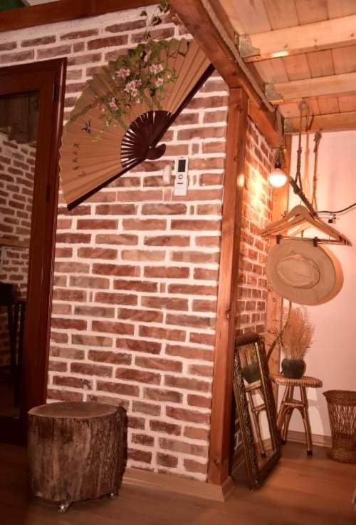 Relax Inn Korce Ngoại thất bức ảnh