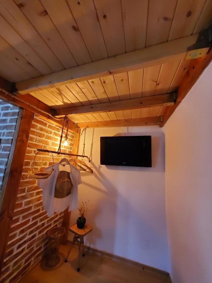 Relax Inn Korce Ngoại thất bức ảnh