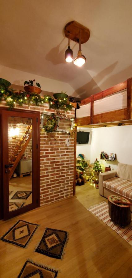 Relax Inn Korce Ngoại thất bức ảnh