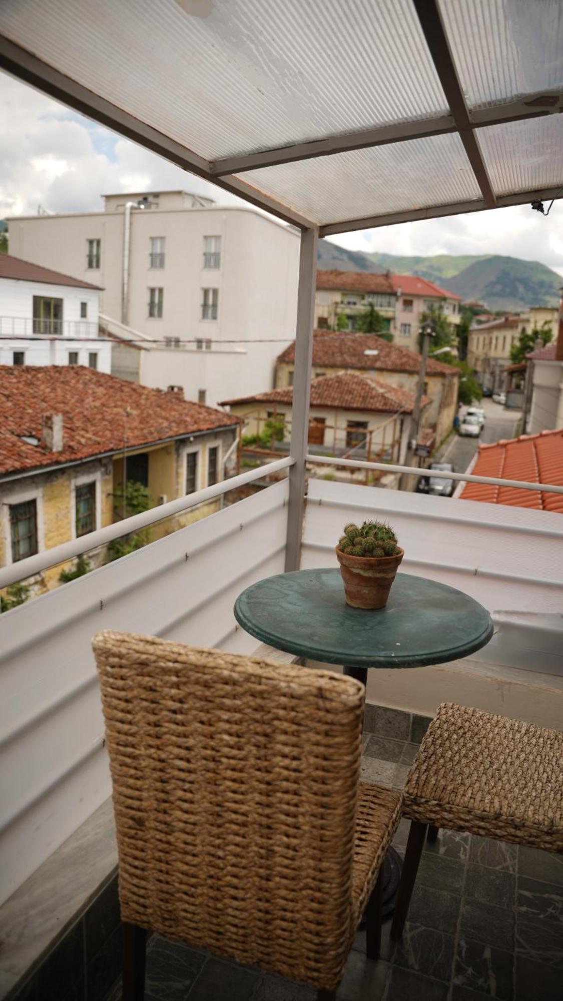 Relax Inn Korce Ngoại thất bức ảnh