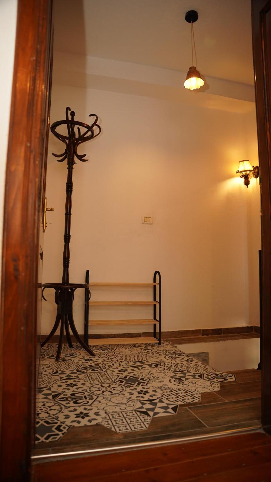 Relax Inn Korce Ngoại thất bức ảnh