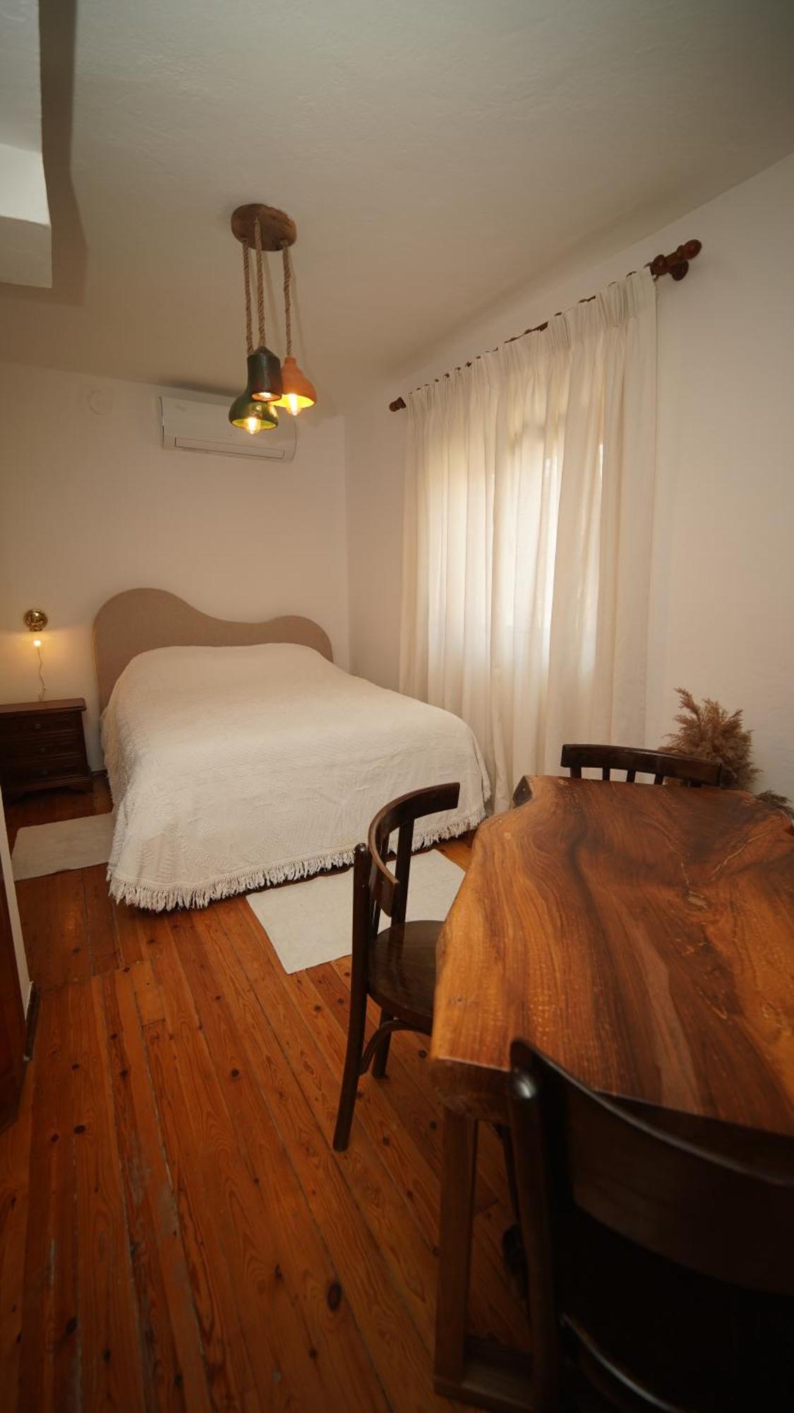 Relax Inn Korce Ngoại thất bức ảnh